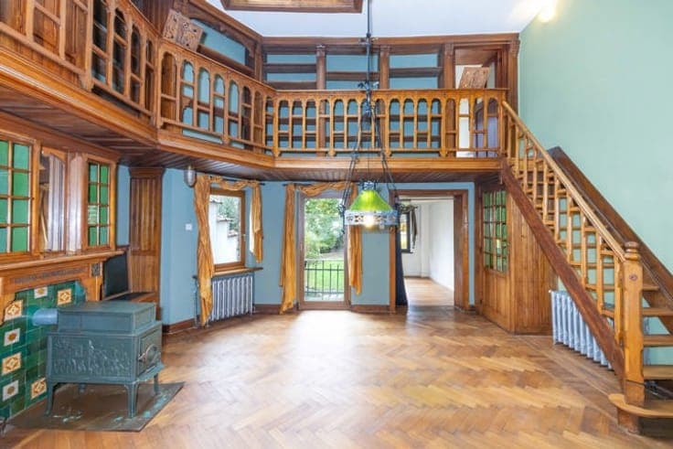 Architect-designed house built in 1912