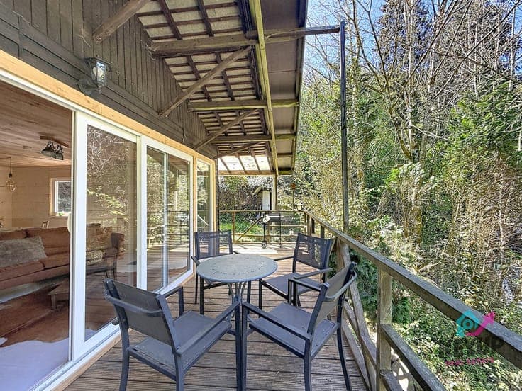 Renovated chalet with a 20 m² terrace.
