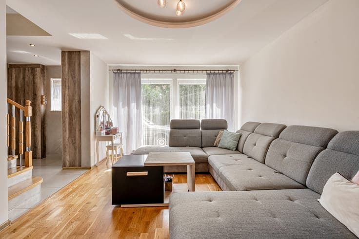 Energy-efficient, move-in-ready 5-bedroom detached house