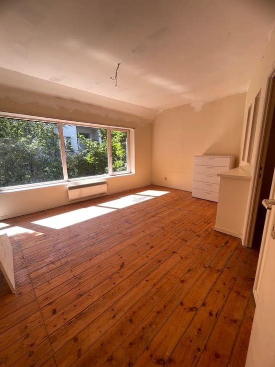 1-Bedroom House in Forest, with a Garden; Renovation Needed