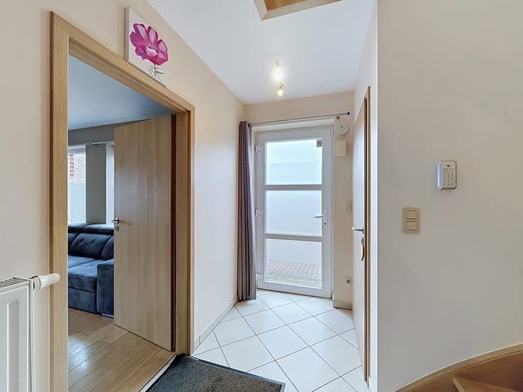 AYE – Charming four-façade house with garden and garage