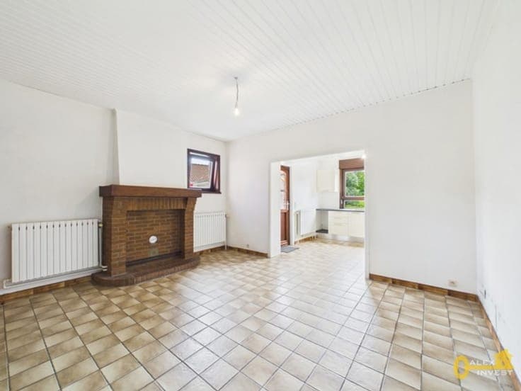 3-bedroom house + office with GARDEN and GARAGE