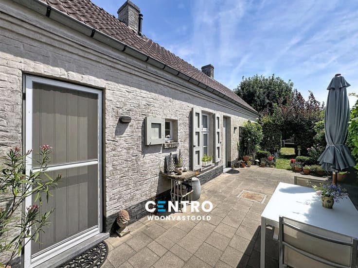Leuke kunstenaarswoning met 3 slpks en 3 badks in 'het Wi...