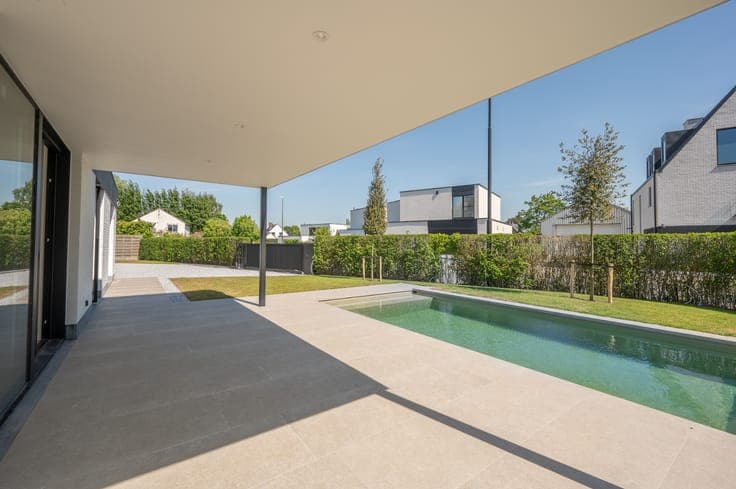 Exclusive Villa with South-Facing Garden