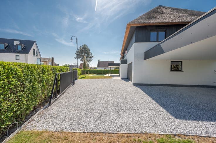 Exclusive Villa with South-Facing Garden