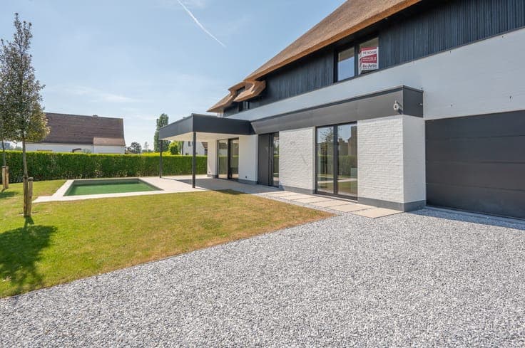 Exclusive Villa with South-Facing Garden