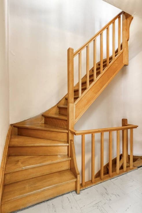 Charming bel-étage house with beautiful garden in a prime lo