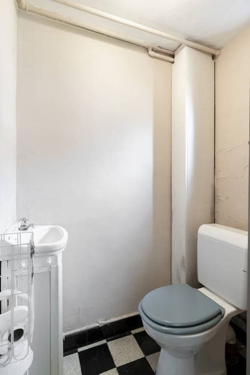 Charming bel-étage house with beautiful garden in a prime lo