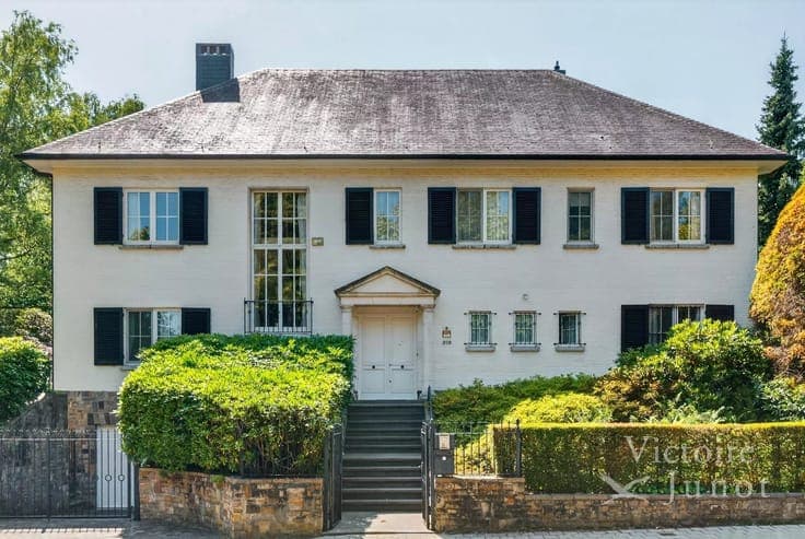 Spacious villa with elevator near Place Dumon
