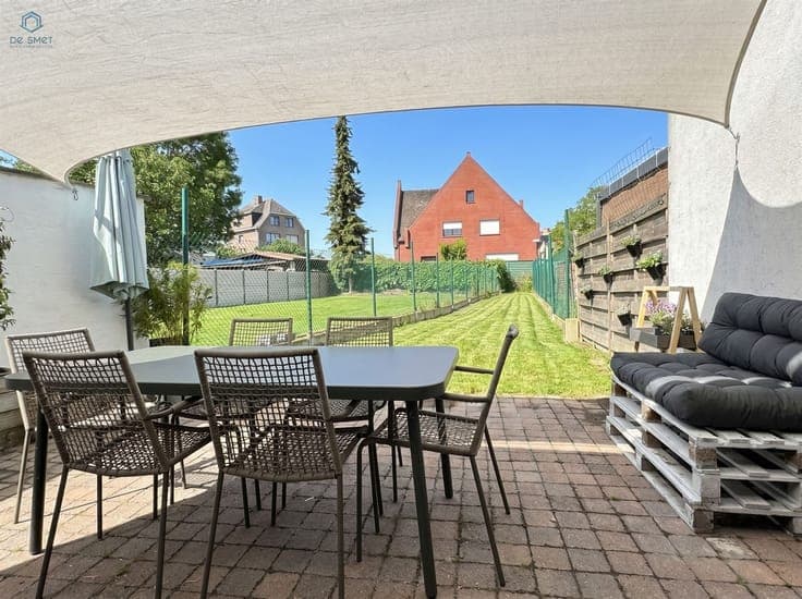 Move-in ready family home with garage, garden, and central l