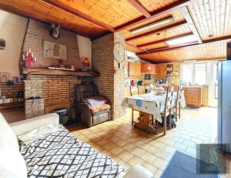 Sale - House Anderlues - 155,000 €