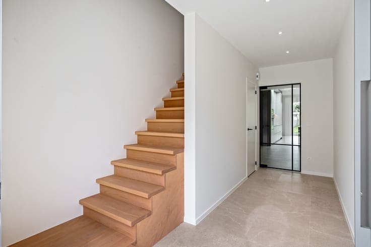 Ruime nieuwbouwwoning met 3 slpk., grote tuin en inpandig...