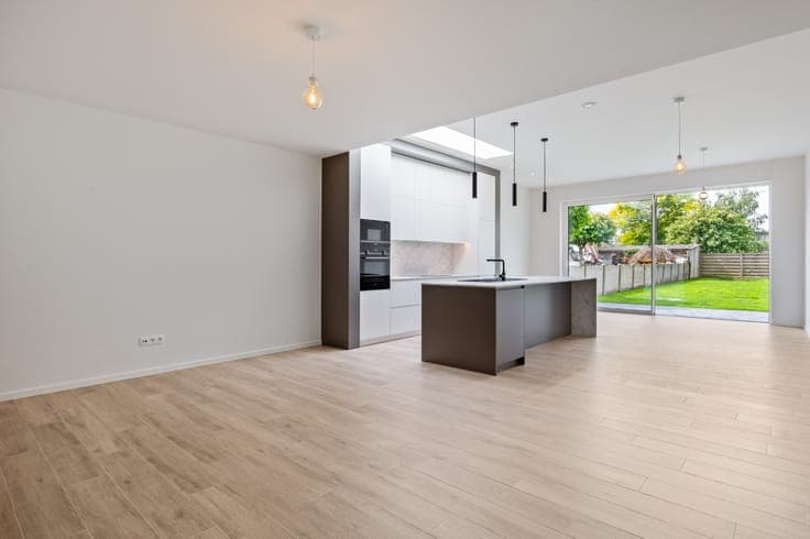 Ruime nieuwbouwwoning met 3 slpk., grote tuin en inpandig...