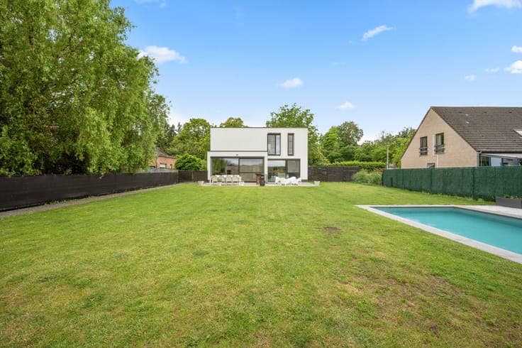 Moderne villa in een rustige en groene omgeving