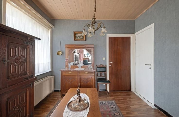 Revenue property - with 3 apartments