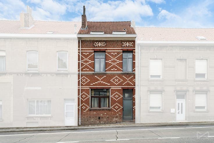 ZAVENTEM: charming property divided into 3 apartments