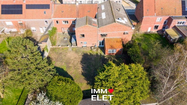 MAGAZIJN MET TWEEWOONST | 1.052 M²