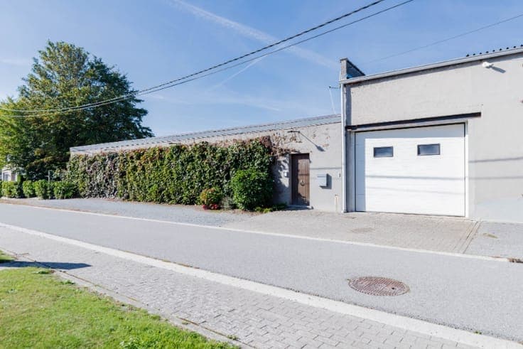 Bijzondere eigendom met 3 slaapkamers, garage en binnentuin