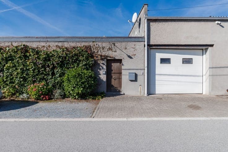 Bijzondere eigendom met 3 slaapkamers, garage en binnentuin