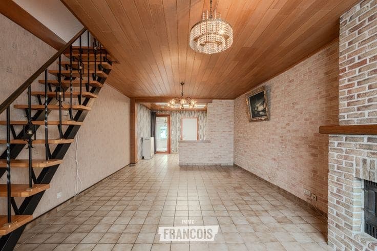 House to renovate with 2 bedrooms, garden and open views ov…