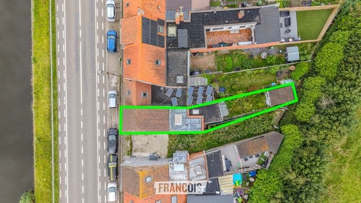 House to renovate with 2 bedrooms, garden and open views ov…