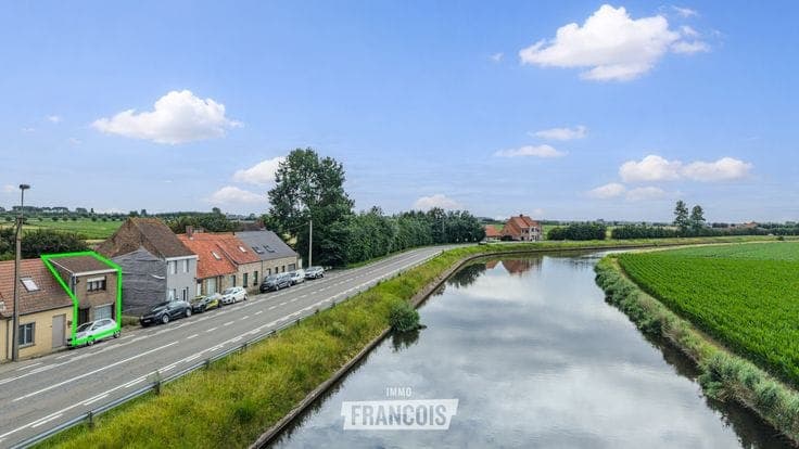 House to renovate with 2 bedrooms, garden and open views ov…