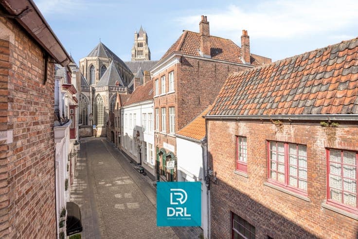 HERENHUIS met handelsgelijkvloers centrum BRUGGE