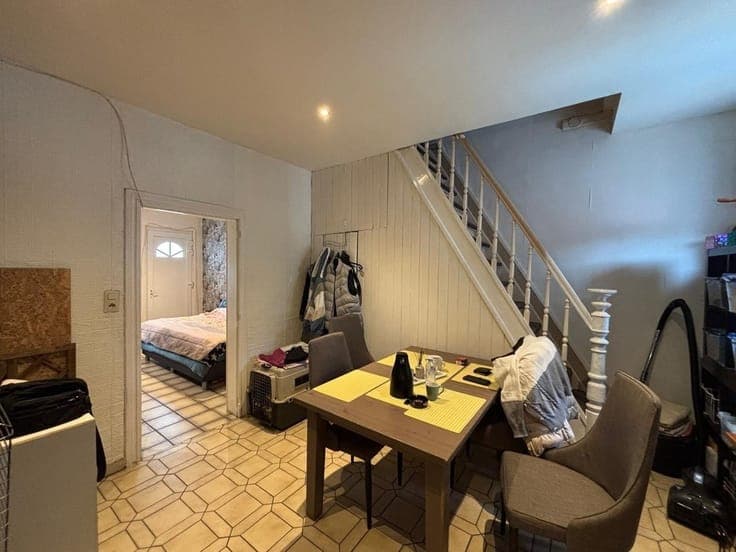 2-ROOM HOME IN NEED OF RENOVATION