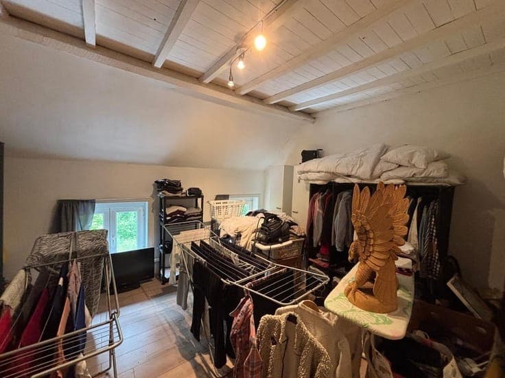 2-ROOM HOME IN NEED OF RENOVATION