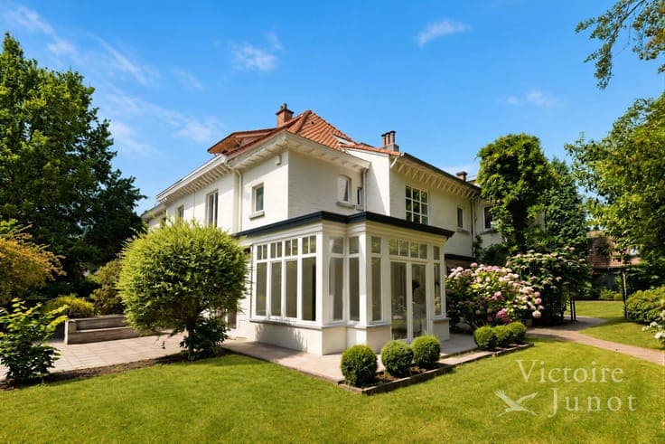 Tervuren: Lovely 3-sided house