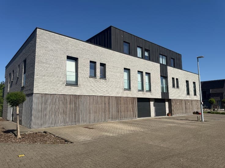4 centraal gelegen app. met terras/tuin en garage!
