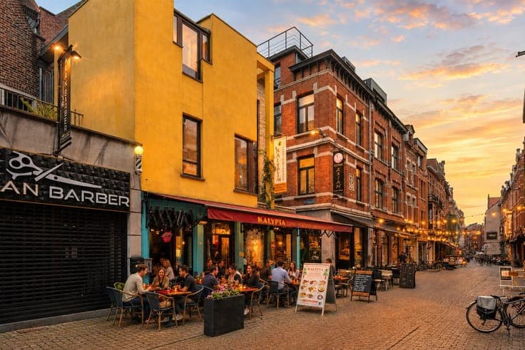 Unique investment property on Paris Street!