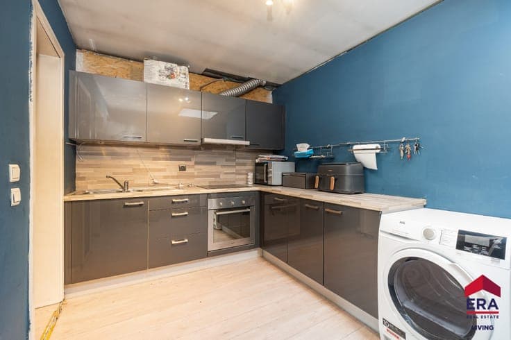 3-Bedroom Home with Driveway Potential and Terrace