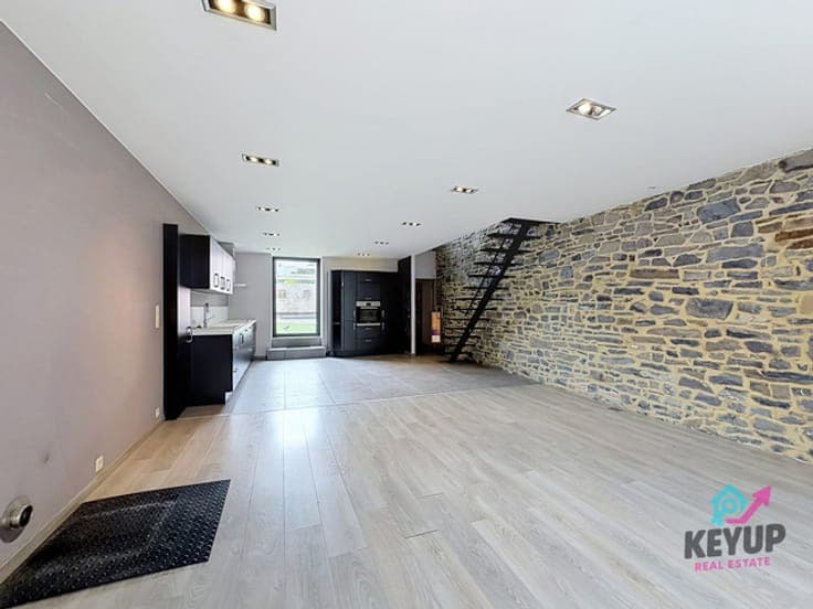 Commercial Space & Duplex in Ciney