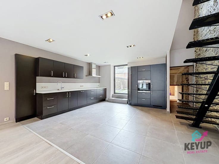 Commercial Space & Duplex in Ciney