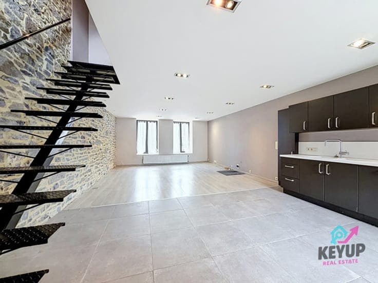 Commercial Space & Duplex in Ciney