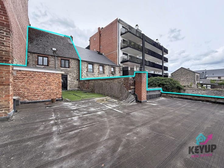 Commercial Space & Duplex in Ciney