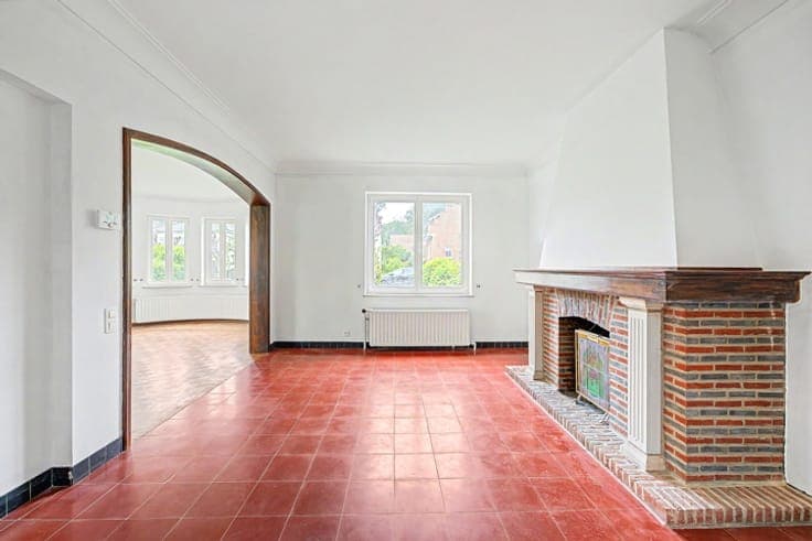 Prox. Pl. Dumon - Villa rénovée sur 5 ares 09