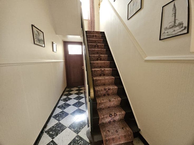 Ruime, goed gesitueerde woning nabij de Kaai