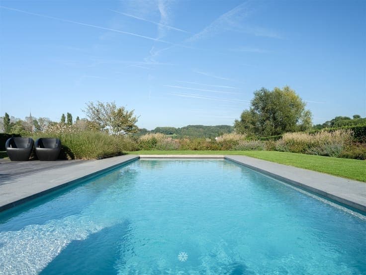 Timeless villa with panoramic views in the Pays des Collines