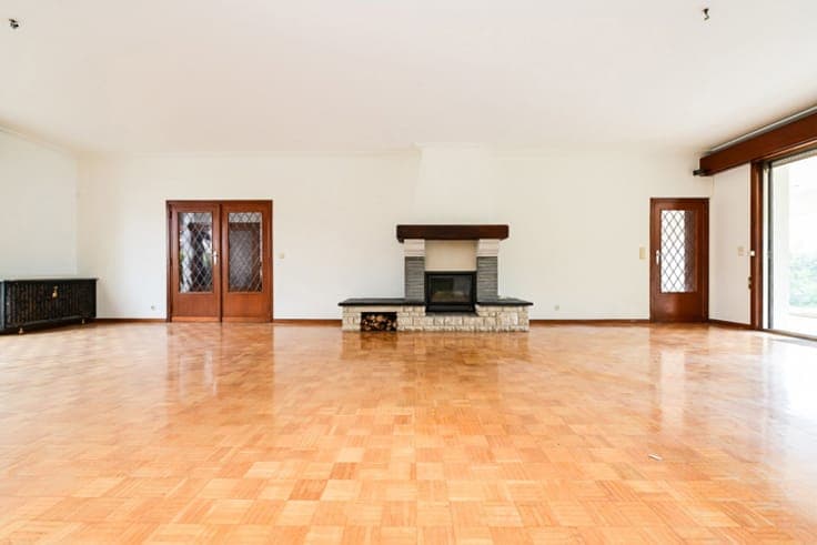 4-BEDROOM VILLA WITH NICE VOLUMES
