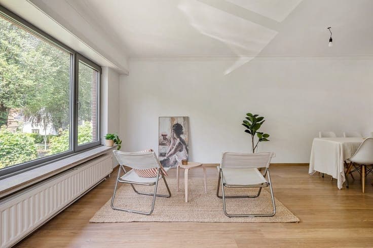 Opbrengsteigendom met 2 units in groene Hoge Kaart, Brasscha