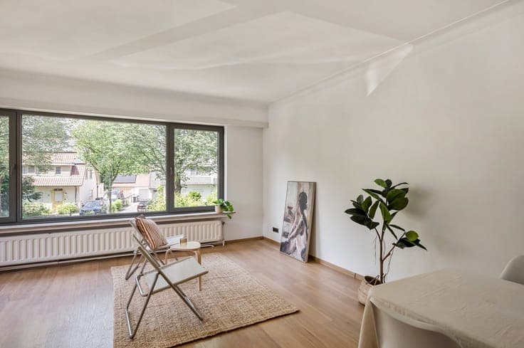 Opbrengsteigendom met 2 units in groene Hoge Kaart, Brasscha