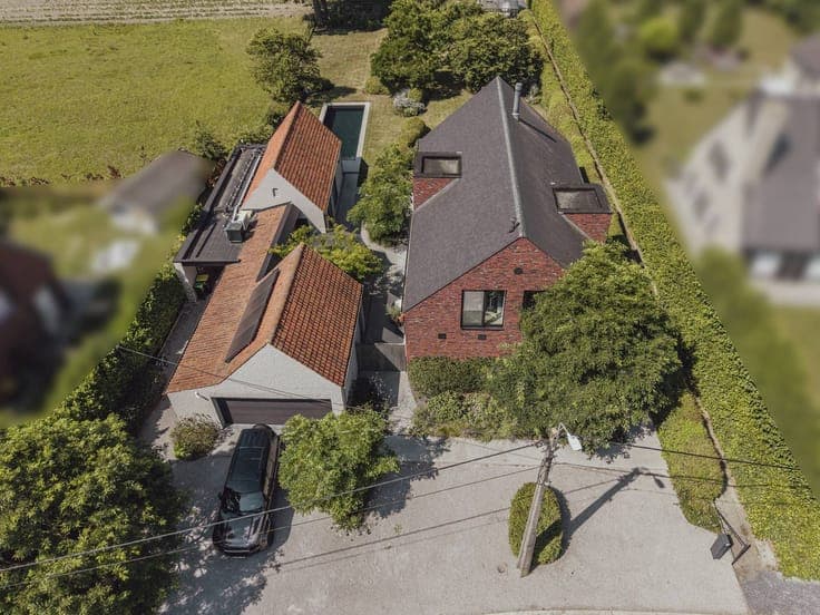 Exclusive villa with pool, pool house on a 1,640 m² plot