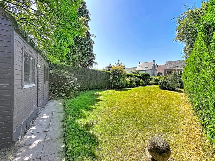 House with spacious garden and orchard for sale in Laarne