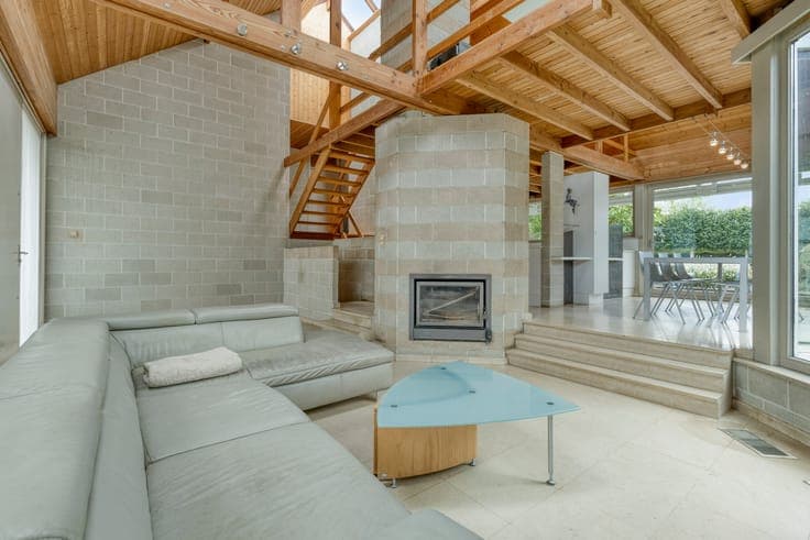 Unique, bright house for sale with playful intermediate leve