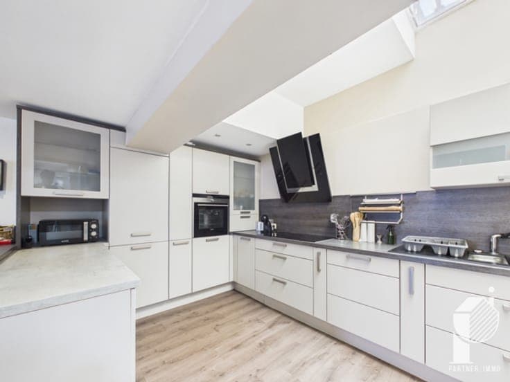 2-bedroom house with terrace, garden and garag