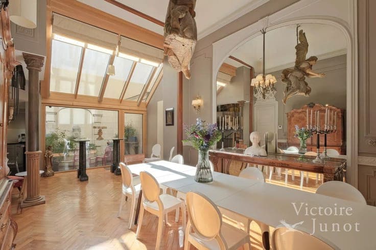 Place Stephanie, splendid fully renovated townhouse