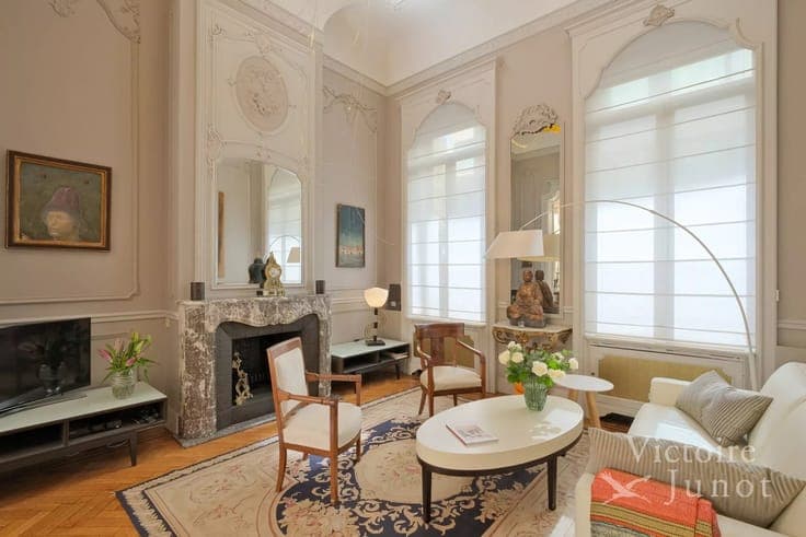 Place Stephanie, splendid fully renovated townhouse
