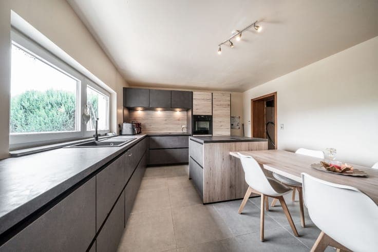 3-bedroom house with garage and garden in Remichampagne